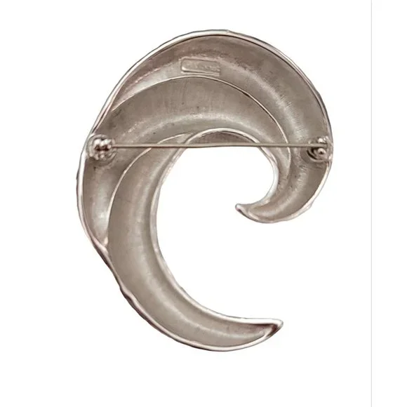 Monet Vintage Silvertone Modernist Horn Style Ribbed C-Shaped Brooch Signed K752